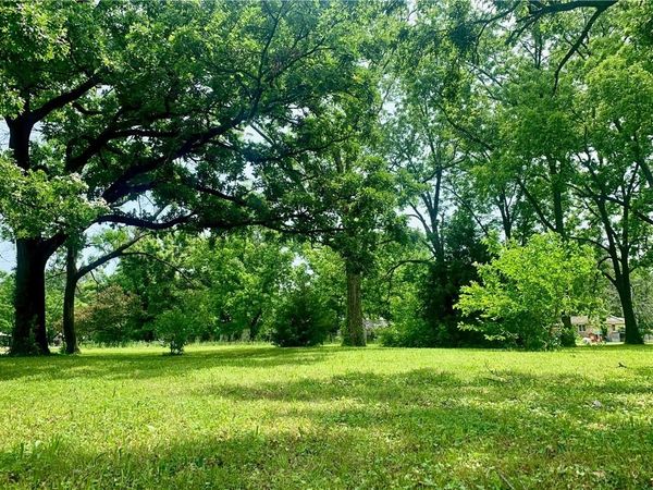 610 E 7th Street, Pleasanton, KS 66075