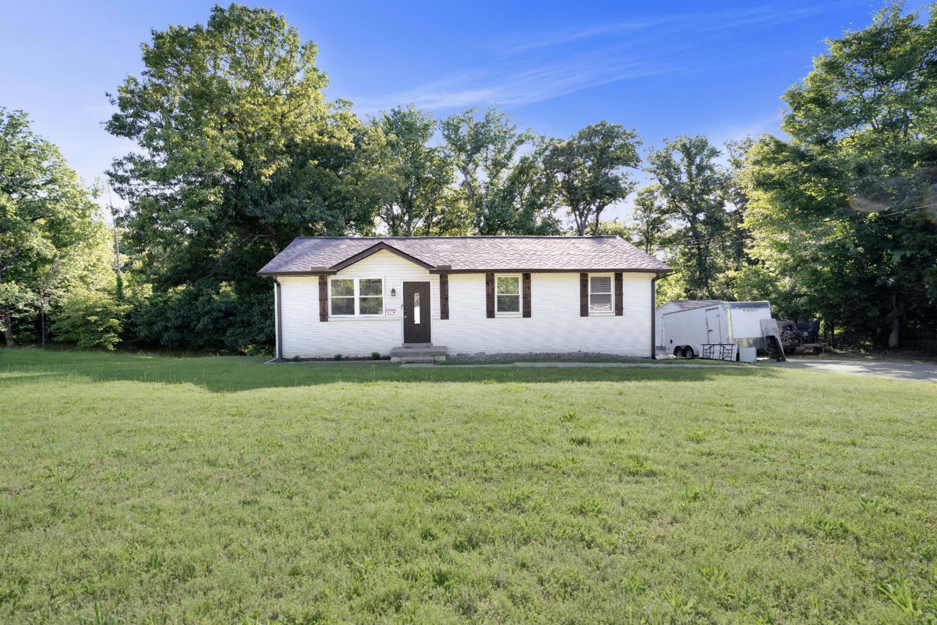 412 Hilltop Dr, Clarksville, TN 37040 Main Photo