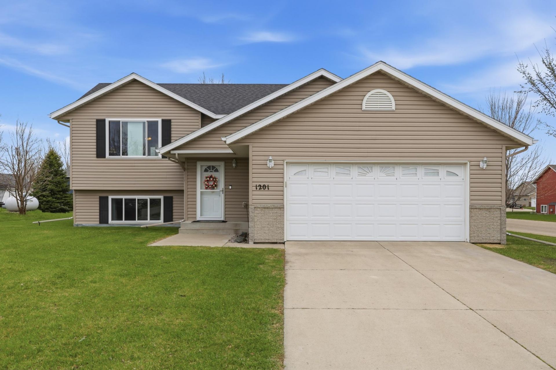 1201 9th Avenue Se, Barnesville, MN 56514 Main Photo