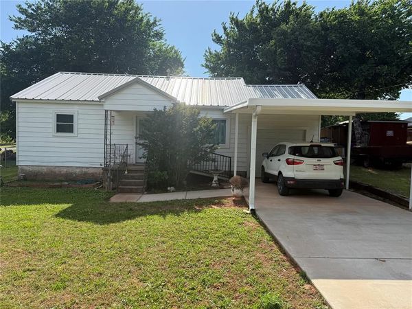 223 N Oak Avenue, Chandler, OK 74834