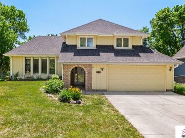 10929 Taylor Street, Omaha, NE 68164