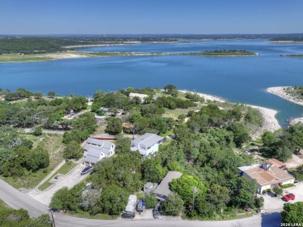 562 Cindy Dr., Canyon Lake, TX 78133