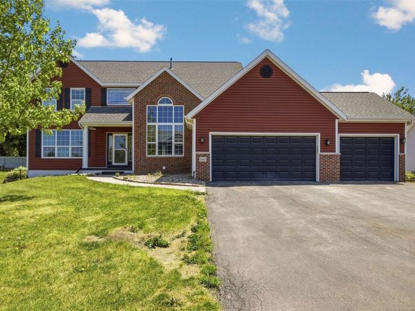 161 Autumn Woods Drive NW, Cedar Rapids, IA 52405