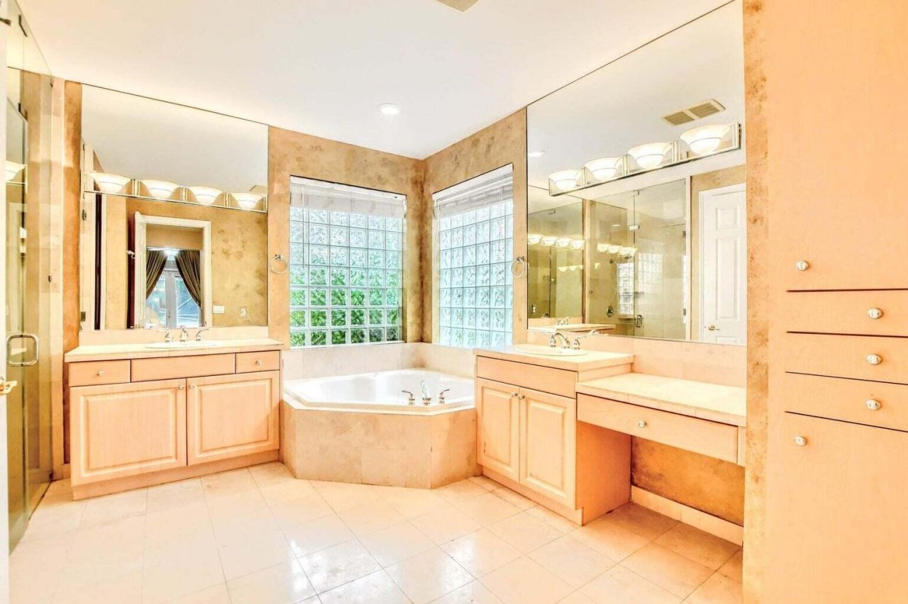 19474 Saturnia Lakes Drive, Boca Raton, FL 33498 Photo