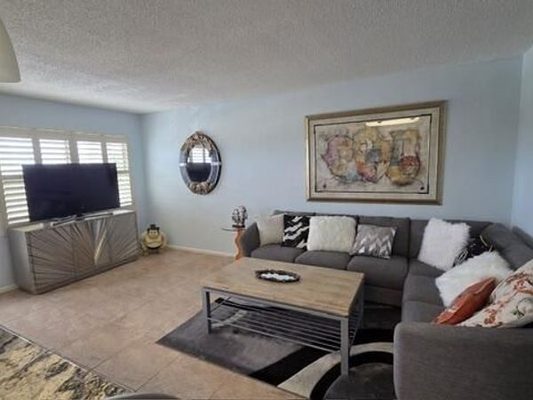 4030 Rexford, Unit 403, Boca Raton, FL 33434