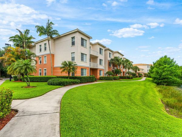 10106 W Myrtlewood Cir Circle W, Palm Beach Gardens, FL 33418