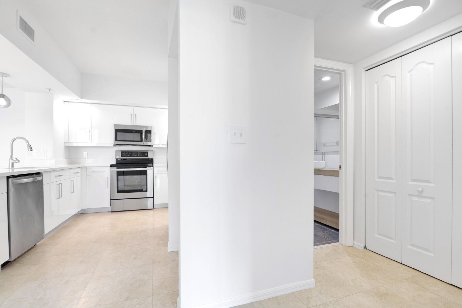 100 N Federal Highway, Unit 734, Fort Lauderdale, FL 33301 Photo