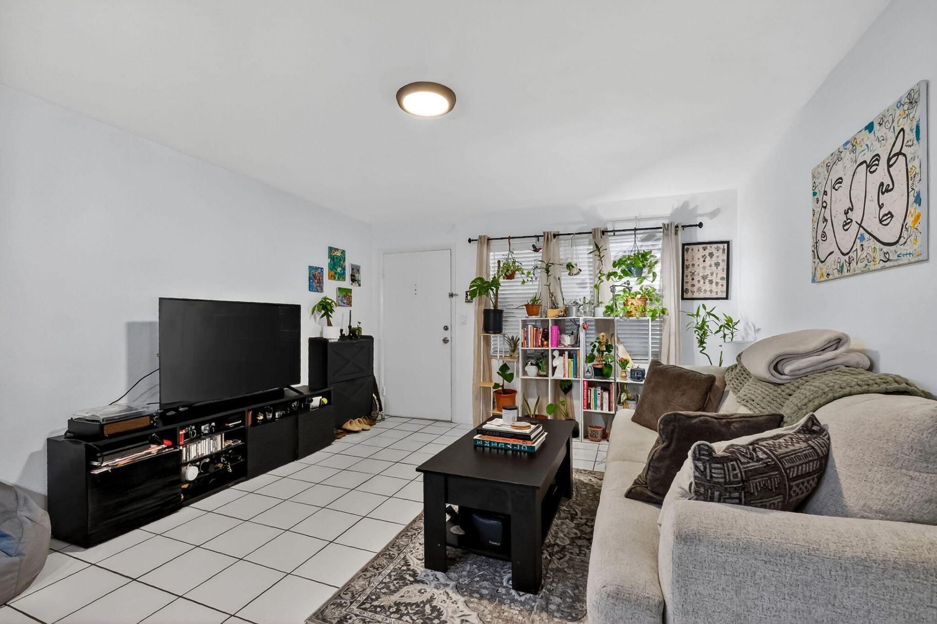 4011 N Meridian Avenue, Unit 32, Miami Beach, FL 33140 Photo
