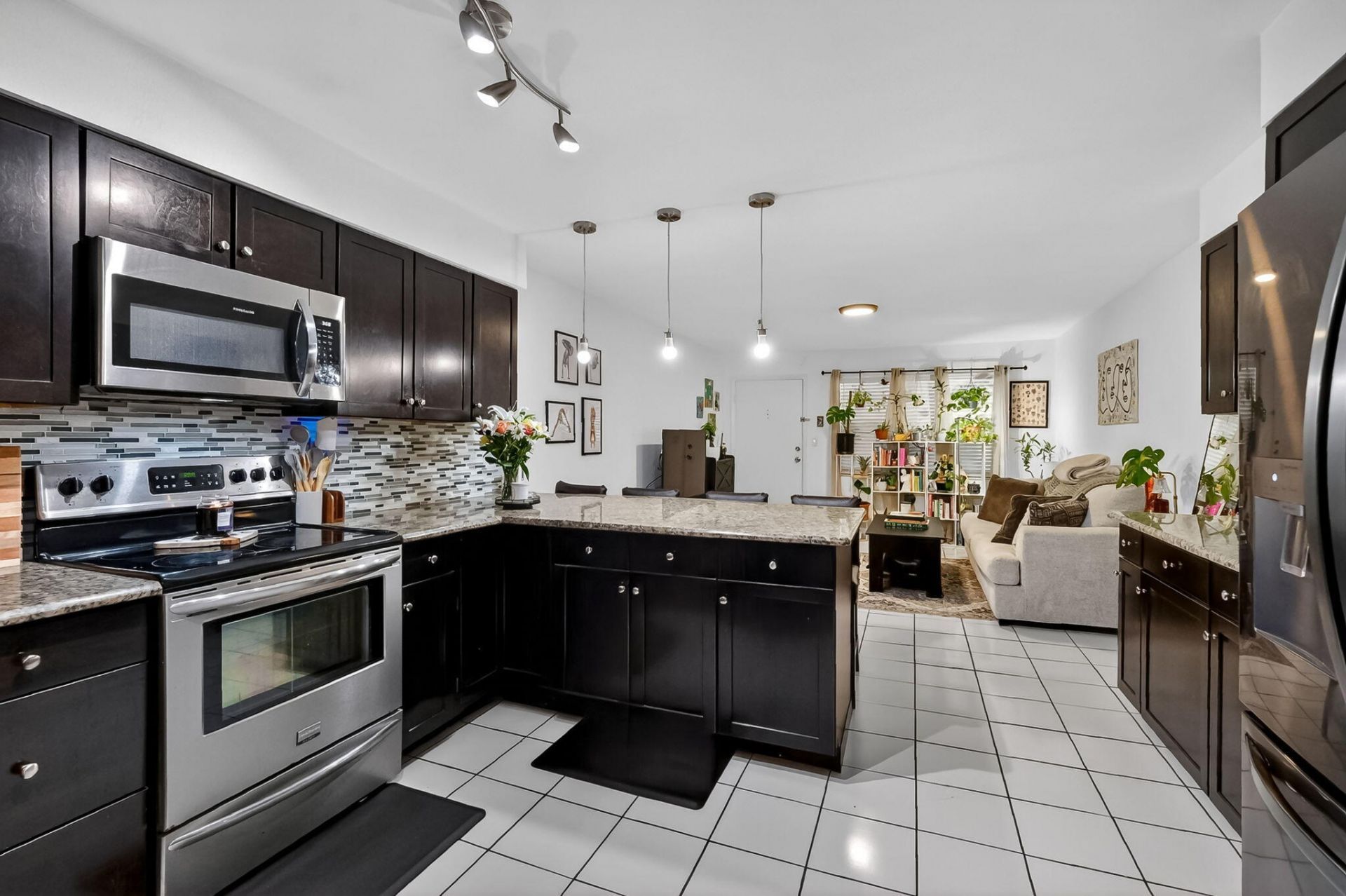 4011 N Meridian Avenue, Unit 32, Miami Beach, FL 33140 Photo