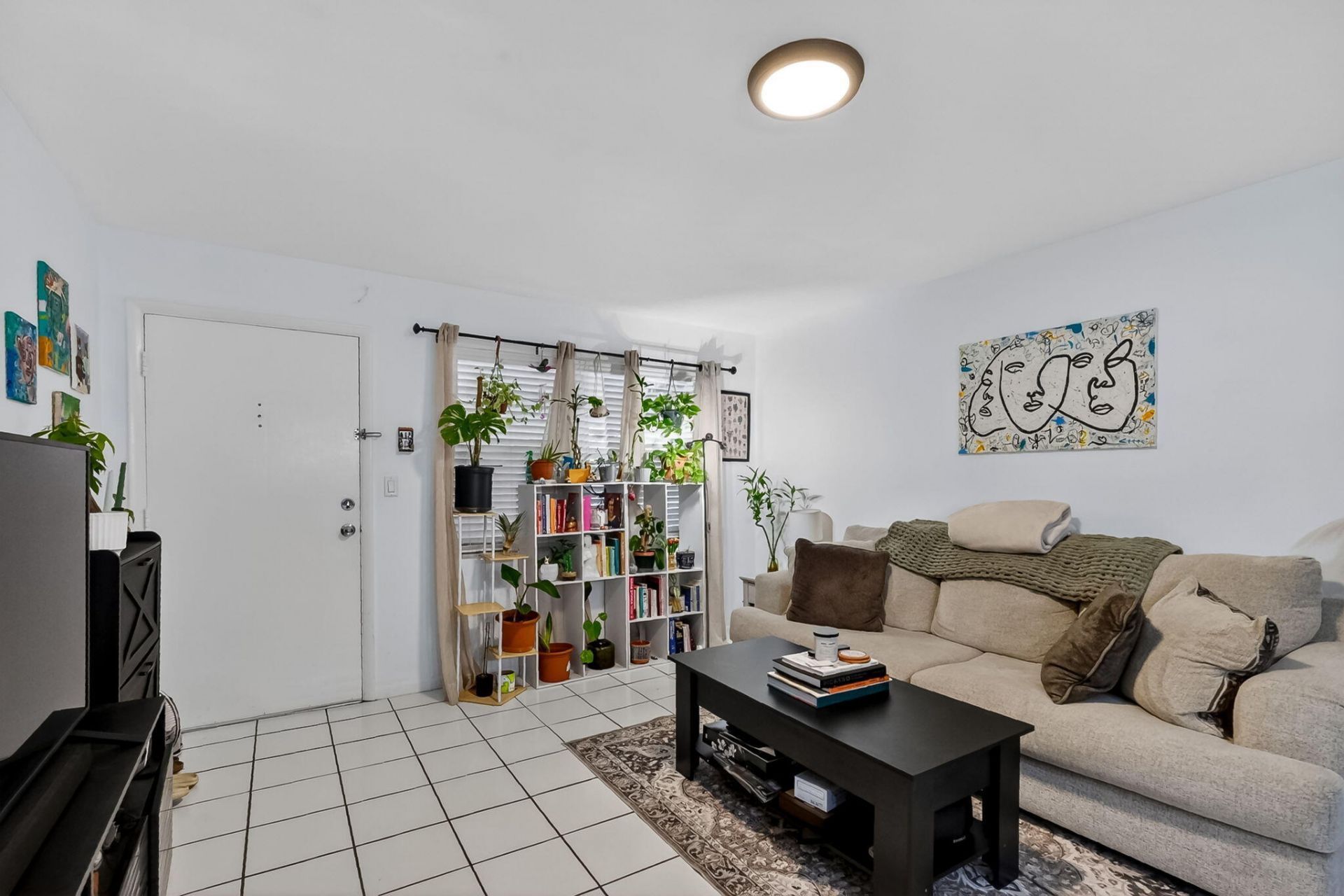 4011 N Meridian Avenue, Unit 32, Miami Beach, FL 33140 Photo