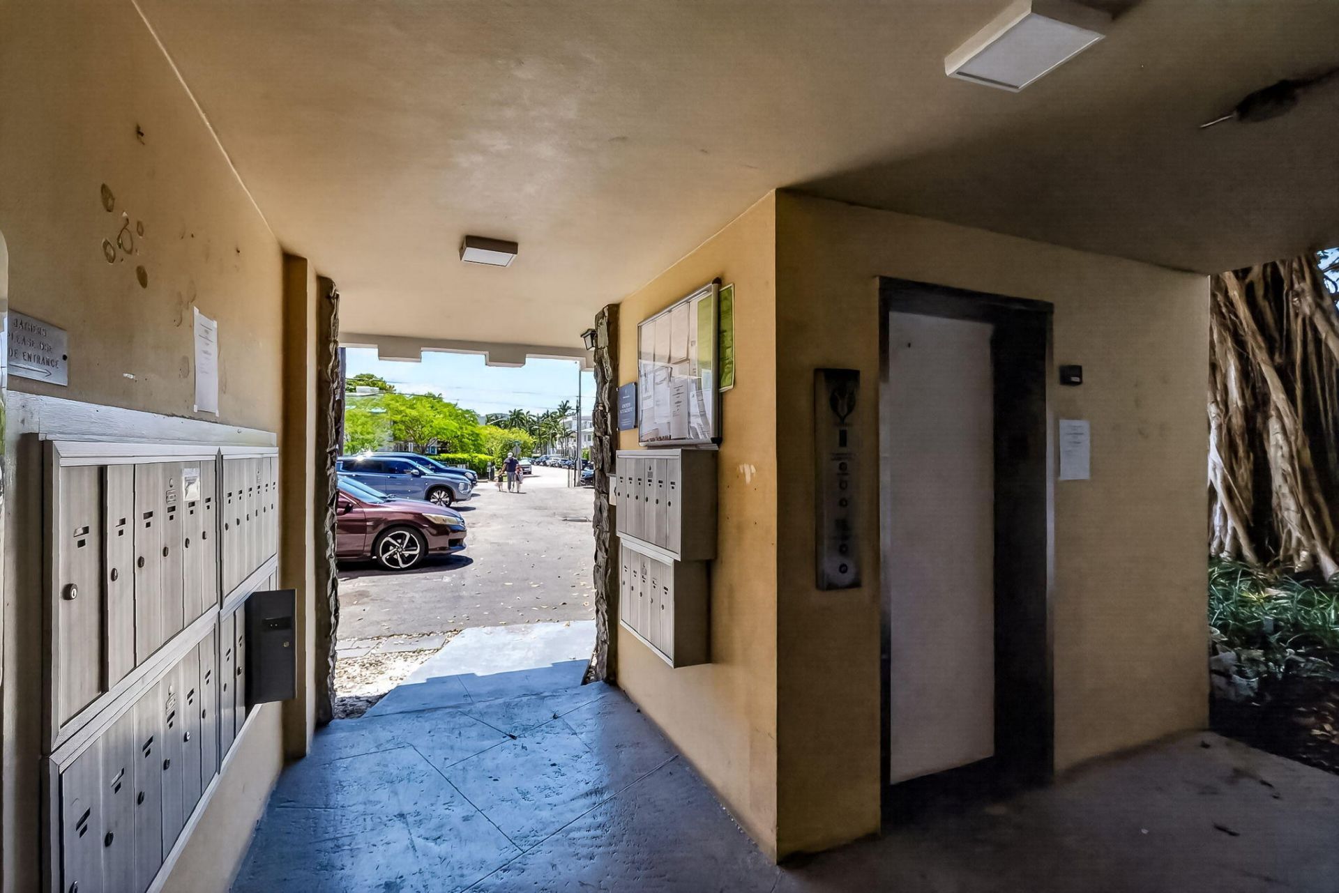 4011 N Meridian Avenue, Unit 32, Miami Beach, FL 33140 Photo