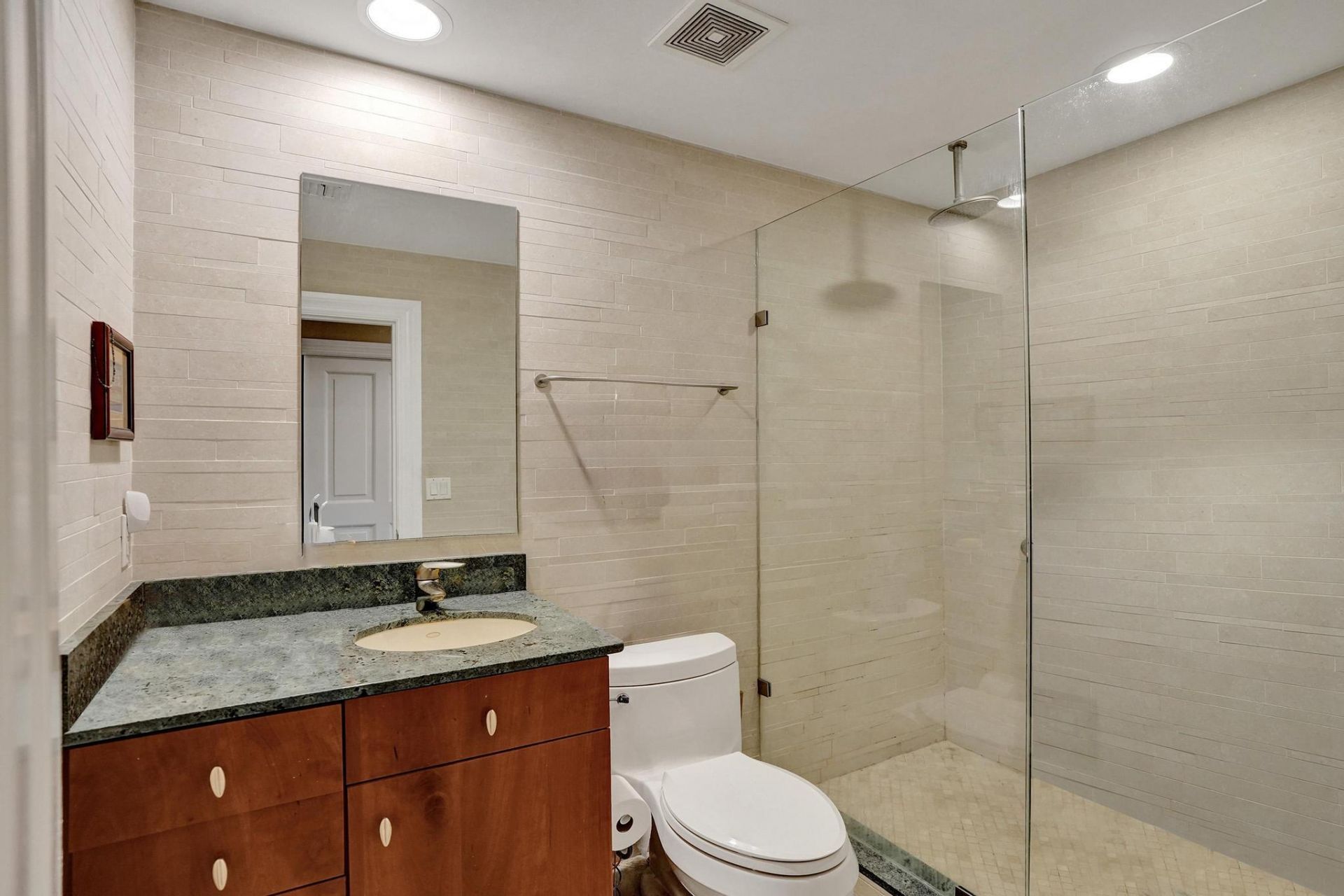 15 Minnetonka Road, Sea Ranch Lakes, FL 33308 Photo