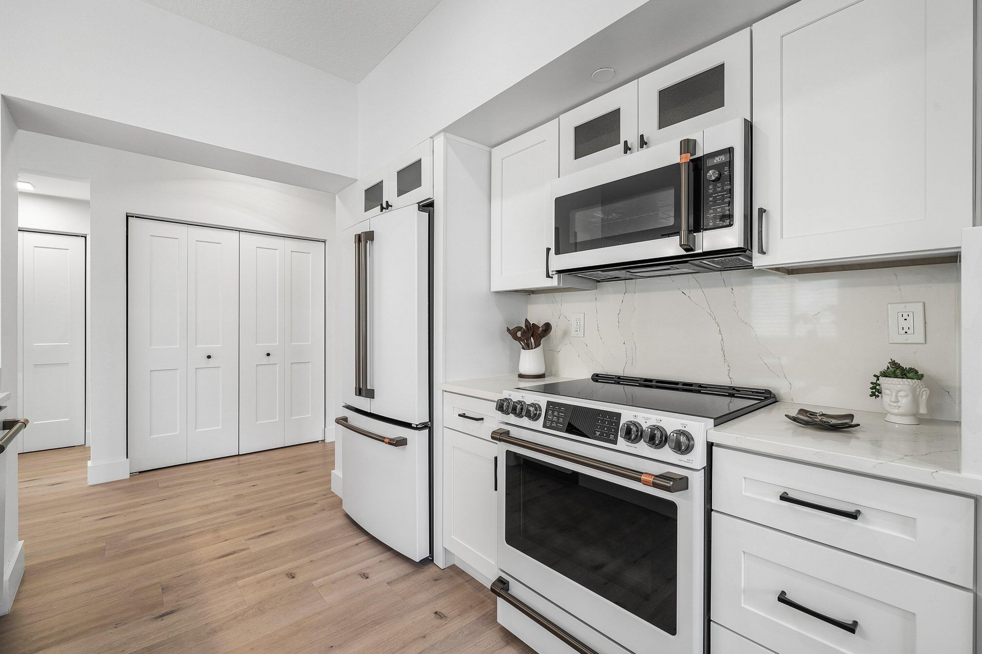 250 NE 3rd Avenue, Unit 1209, Delray Beach, FL 33444 Photo