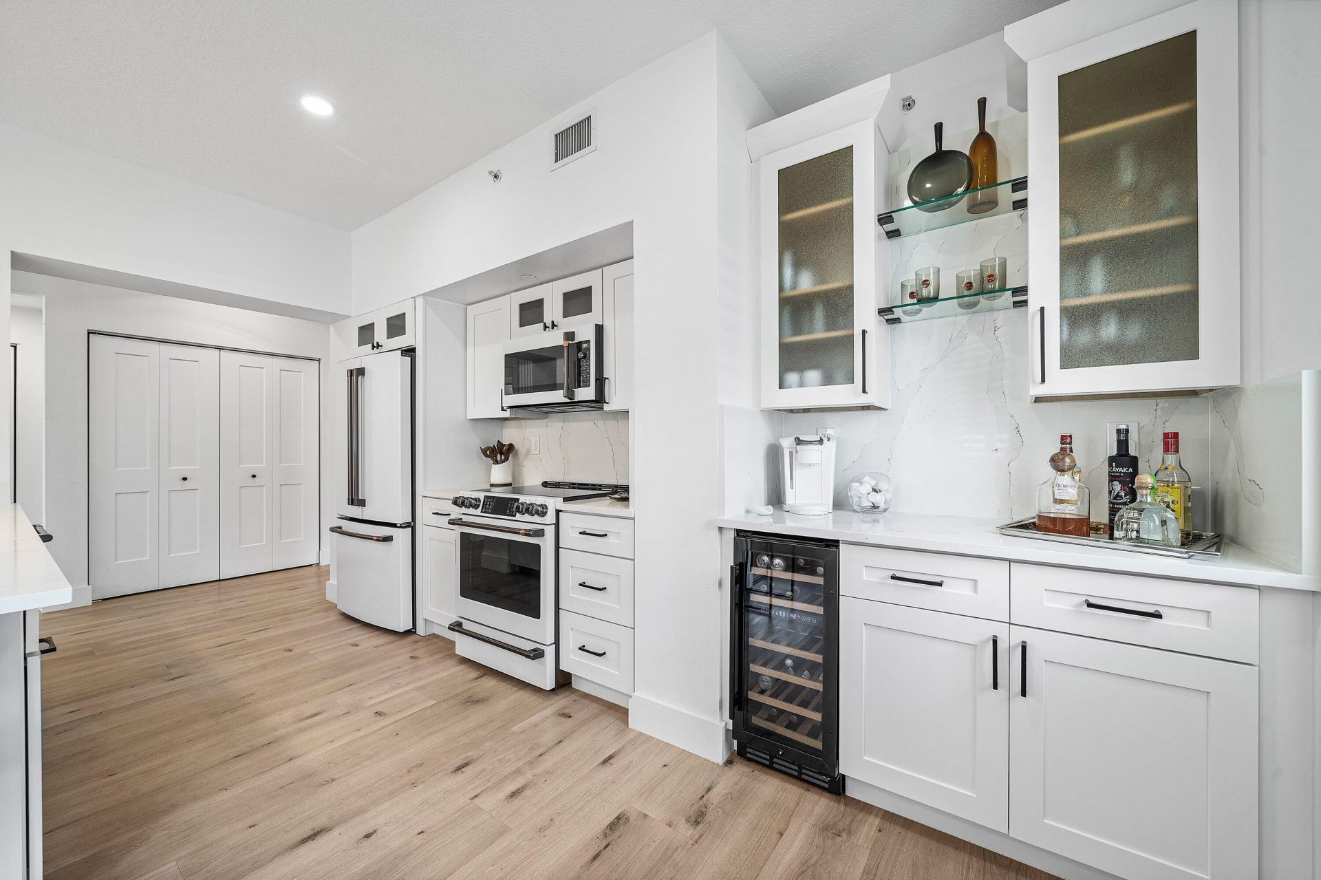 250 NE 3rd Avenue, Unit 1209, Delray Beach, FL 33444 Photo