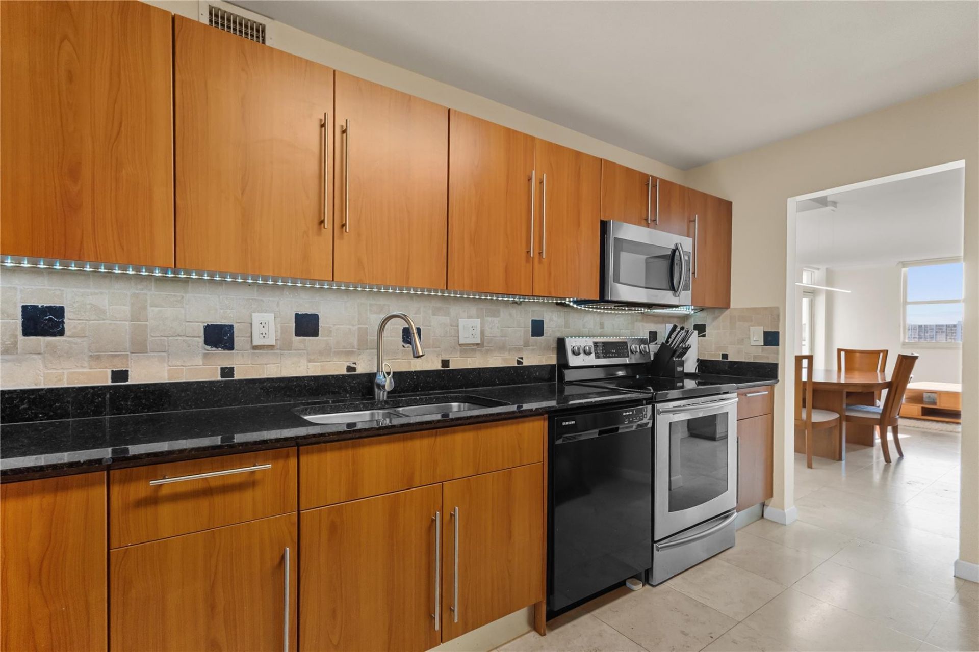 3001 S Ocean Drive, Unit 727, Hollywood, FL 33019 Photo