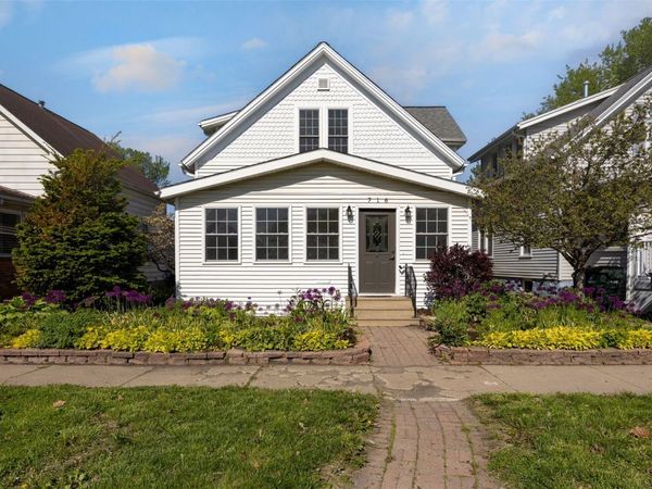 716 8th Street SW, Cedar Rapids, IA 52404