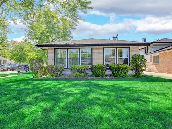 14544 Woodlawn Avenue , Dolton, IL 60419