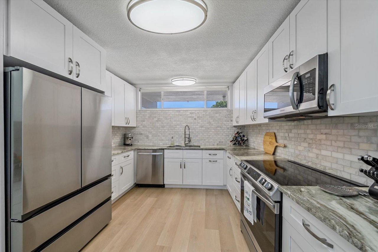 100 Sands Point Road, Unit 225, Longboat Key, FL 34228 Photo