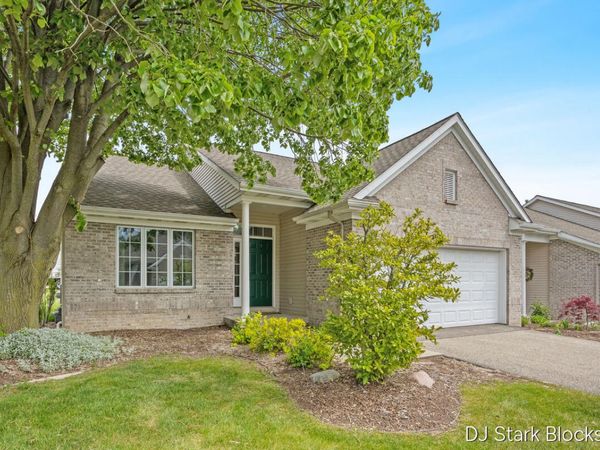 2038 Palmerton Court NE, Grand Rapids, MI 49505