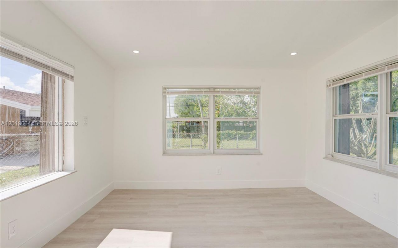 1031 NW 23rd Way , Fort Lauderdale, FL 33311 Photo
