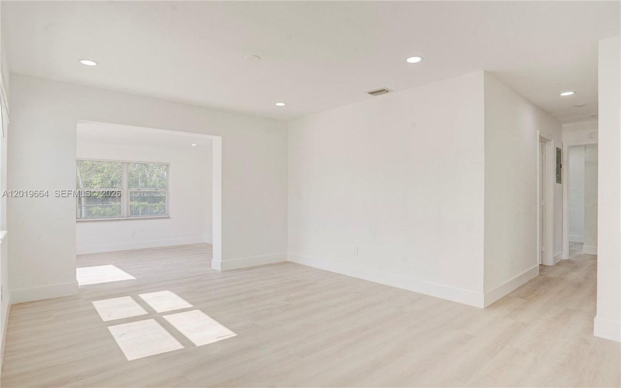 1031 NW 23rd Way , Fort Lauderdale, FL 33311 Photo