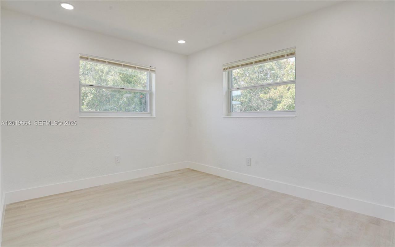 1031 NW 23rd Way , Fort Lauderdale, FL 33311 Photo