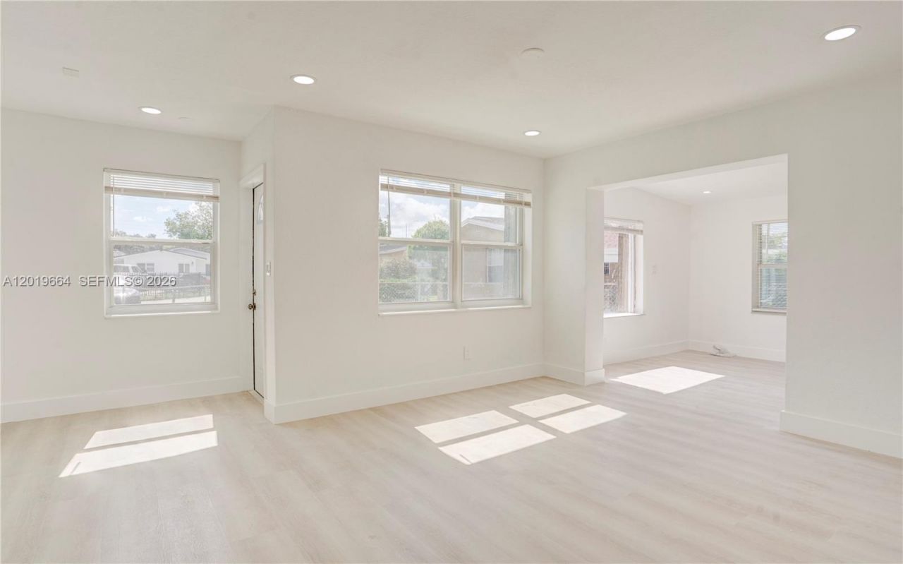 1031 NW 23rd Way , Fort Lauderdale, FL 33311 Photo