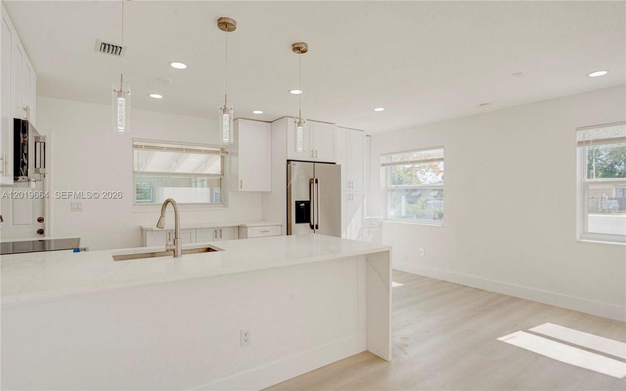 1031 NW 23rd Way , Fort Lauderdale, FL 33311 Photo