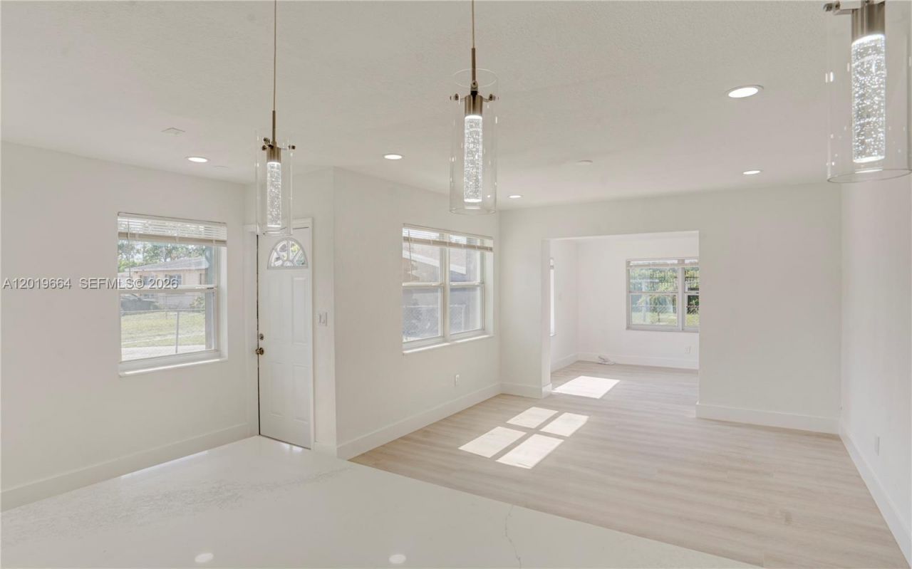 1031 NW 23rd Way , Fort Lauderdale, FL 33311 Photo