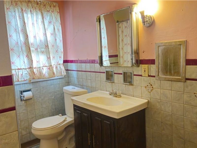 387 E York Street , Akron, OH 44310 Photo 10