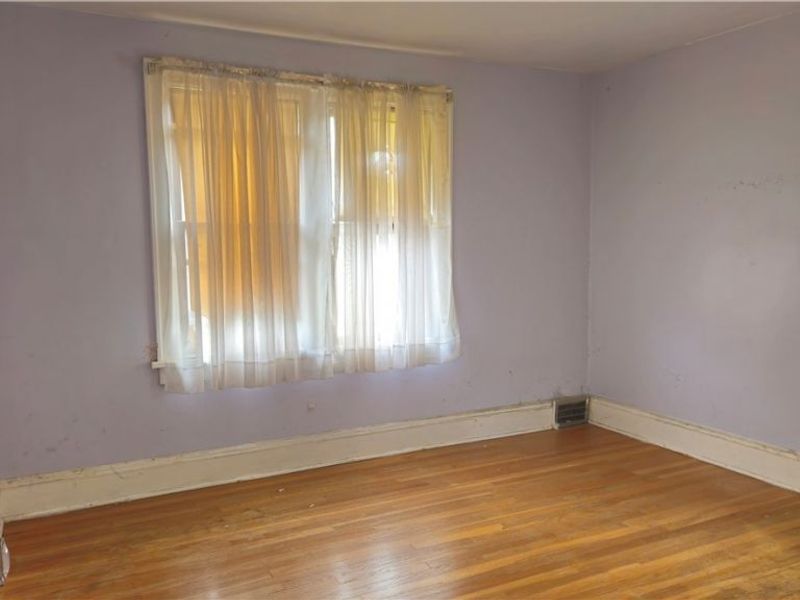 387 E York Street , Akron, OH 44310 Photo 13