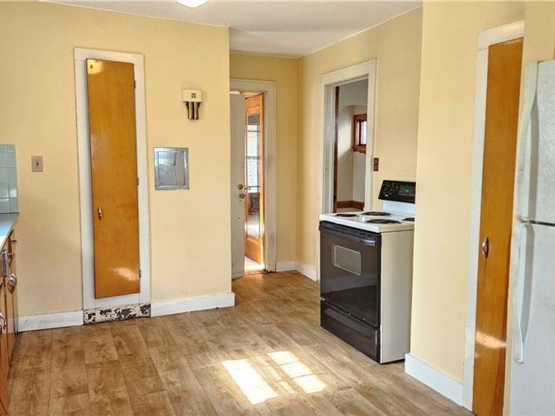 387 E York Street, Akron, OH 44310 Photo 6
