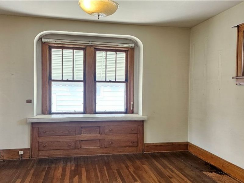 387 E York Street, Akron, OH 44310 Photo 7