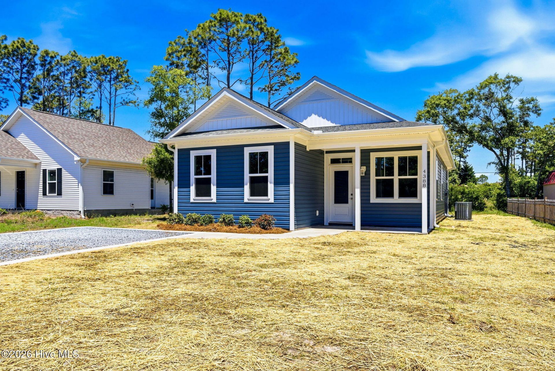4388 Sweetbay Drive Se, Southport, NC 28461 Main Photo