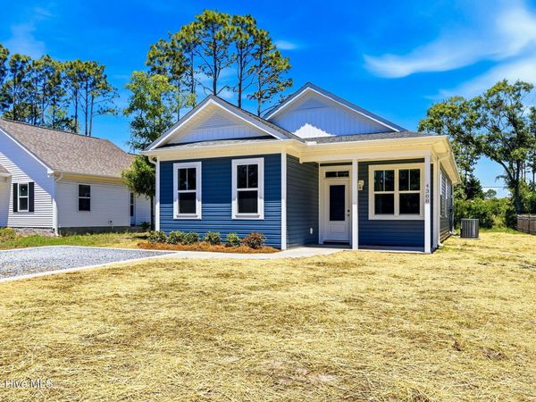 4388 Sweetbay Drive SE, Southport, NC 28461