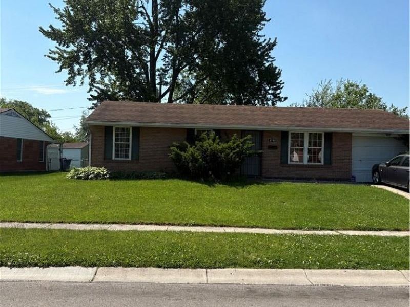 6740 Stonehurst Drive, Huber Heights, OH 45424 Photo 1