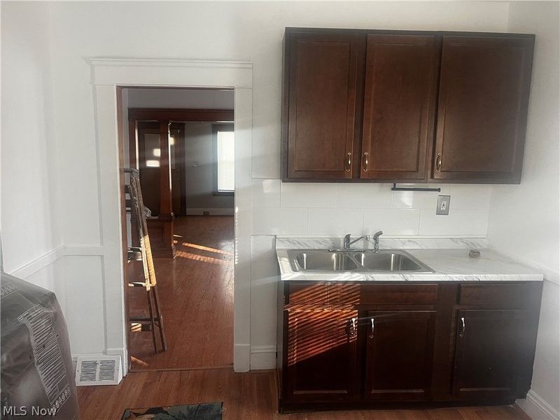 14208 Kingsford Avenue, Cleveland, OH 44128 Photo 6