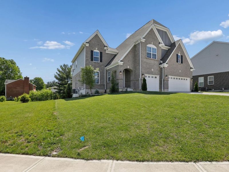 8201 Stone Drive, West Chester, OH 45241 Photo 2