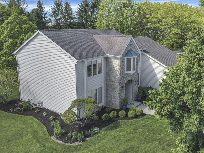 2393 Cove Point Court, Powell, OH 43065 Photo 2