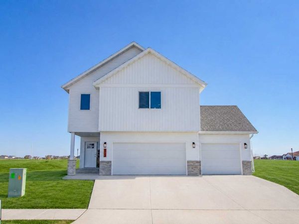 6723 Deer Creek Loop , Horace, ND 58047