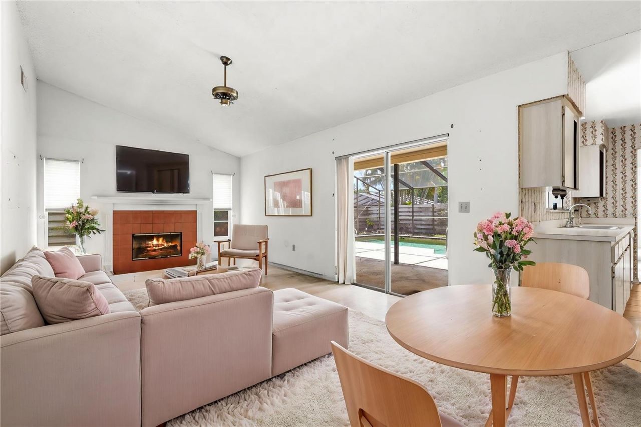 6909 9th Court E, Sarasota, FL 34243 Photo