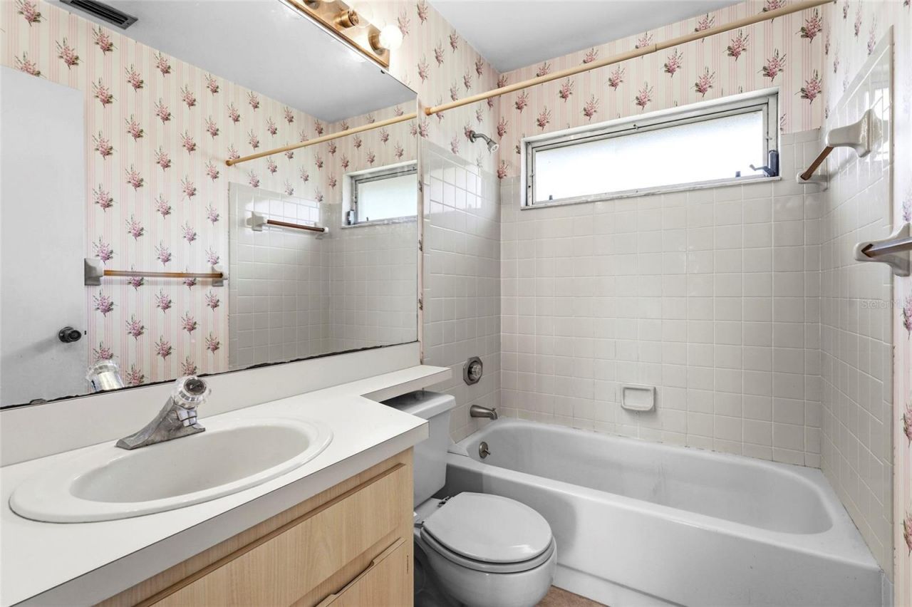 6909 9th Court E, Sarasota, FL 34243 Photo