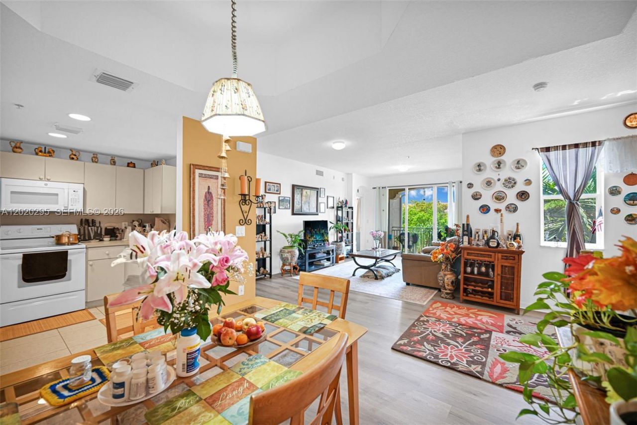 6630 NW 114th Ave, Unit 1538, Doral, FL 33178 Photo