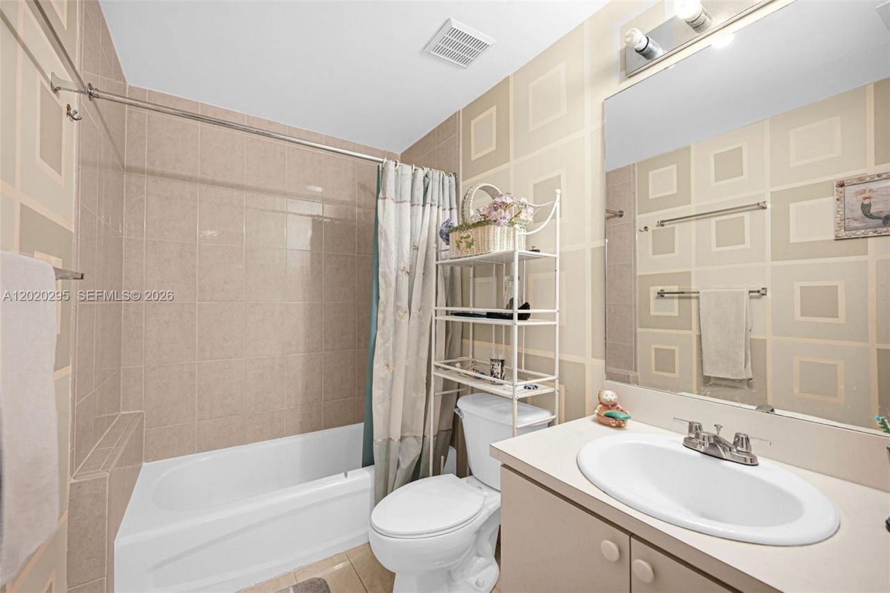 6630 NW 114th Ave, Unit 1538, Doral, FL 33178 Photo