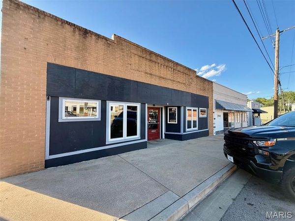 362 E Pine Street , Bourbon, MO 65441