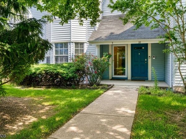 9 Tanglewood Ct, South Brunswick, NJ 08852