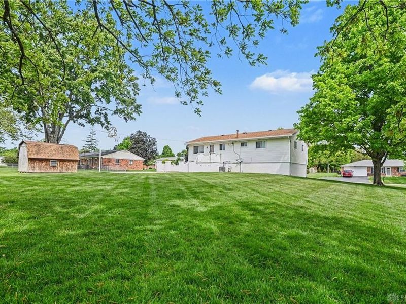 2040 Penbrooke Trail, Miamisburg, OH 45459 Photo 24