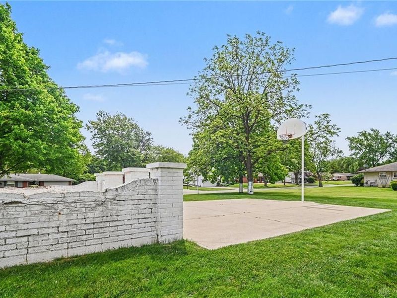 2040 Penbrooke Trail, Miamisburg, OH 45459 Photo 26