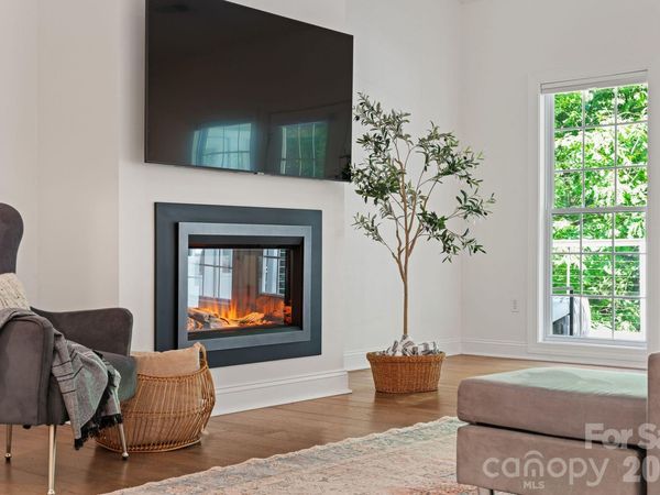 2508 Carriage Falls Court, Hendersonville, NC 28791