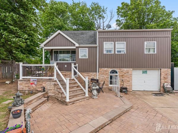 251 Arlington Drive, Fords, NJ 08863